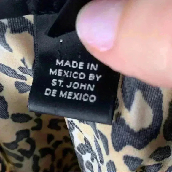 St. John top size S brown tan cheetah print long sleeve mock turtleneck stretch - Picture 8 of 11